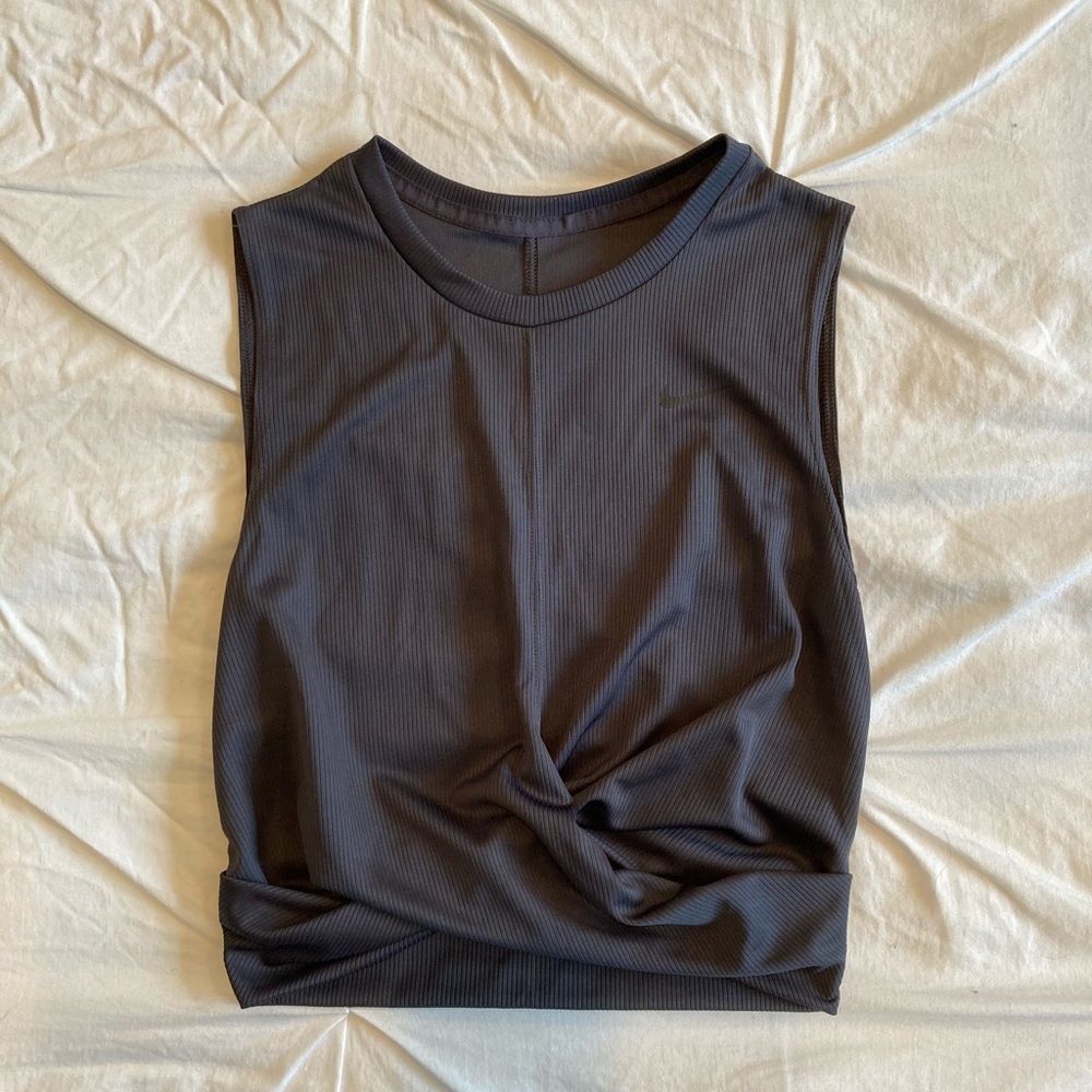 Dark grey cropped NIKE workout tank